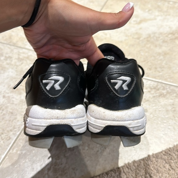 🥎Ringor Molded Cleats - Picture 4 of 6